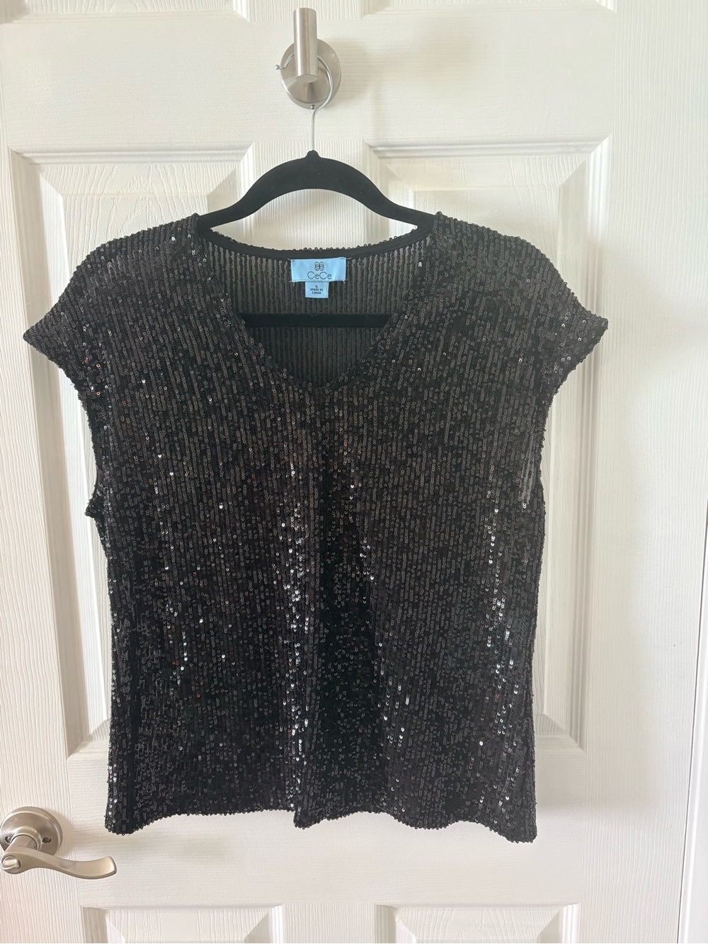 CeCe Black Sequin Cap Sleeve V-Neck Top Size Small